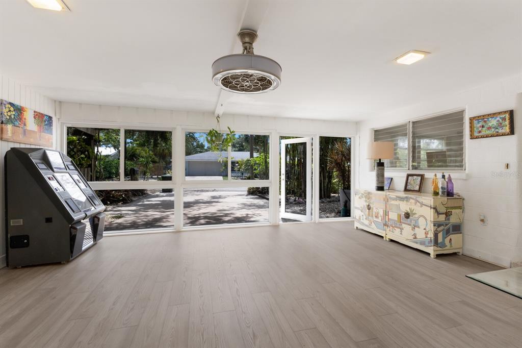 Sarasota, Florida, 34234, United States, 3 Bedrooms Bedrooms, ,2 BathroomsBathrooms,Residential,For Sale,1805099