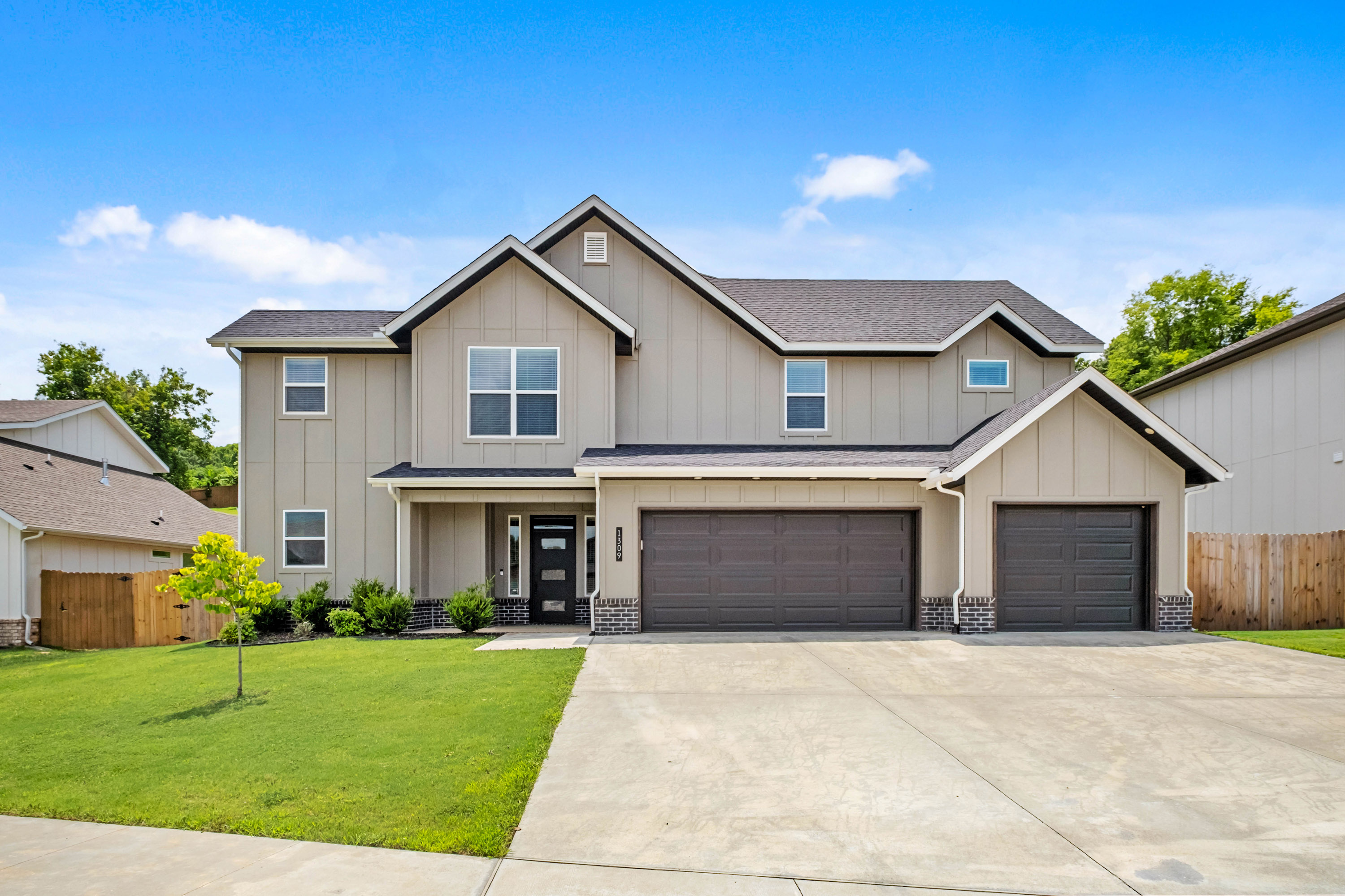 Bunker Dr, Pea Ridge, AR 72751