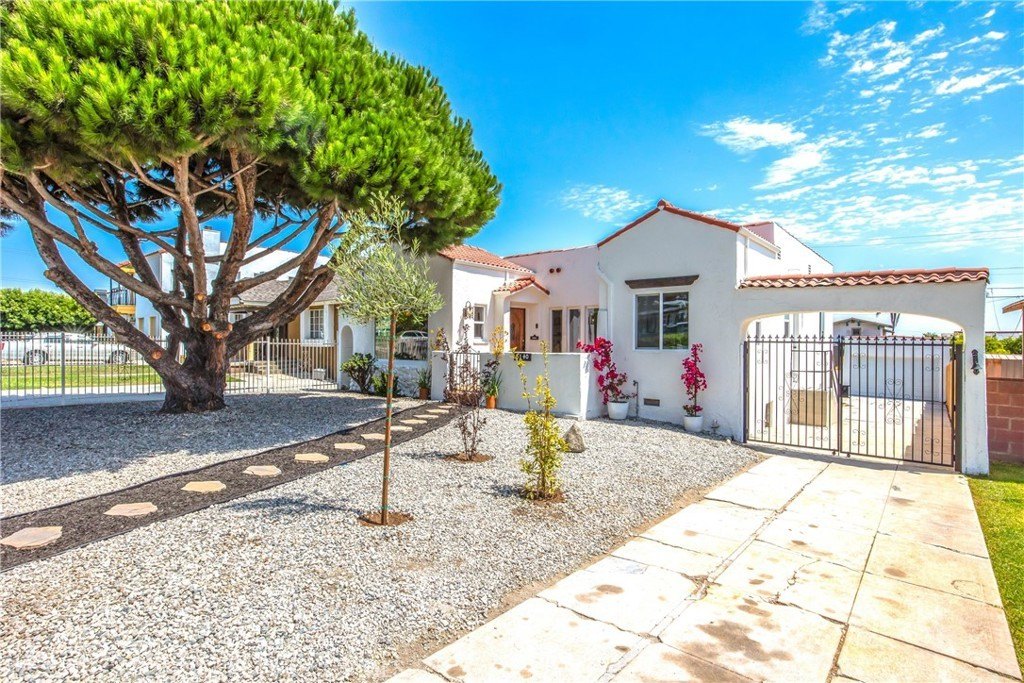 Los Angeles, California, 90043, United States, 3 Bedrooms Bedrooms, ,2 BathroomsBathrooms,Residential,For Sale,1986157