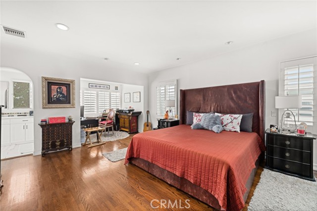 Los Angeles, California, 90064, United States, 6 Bedrooms Bedrooms, ,3 BathroomsBathrooms,Residential,For Sale,1878495