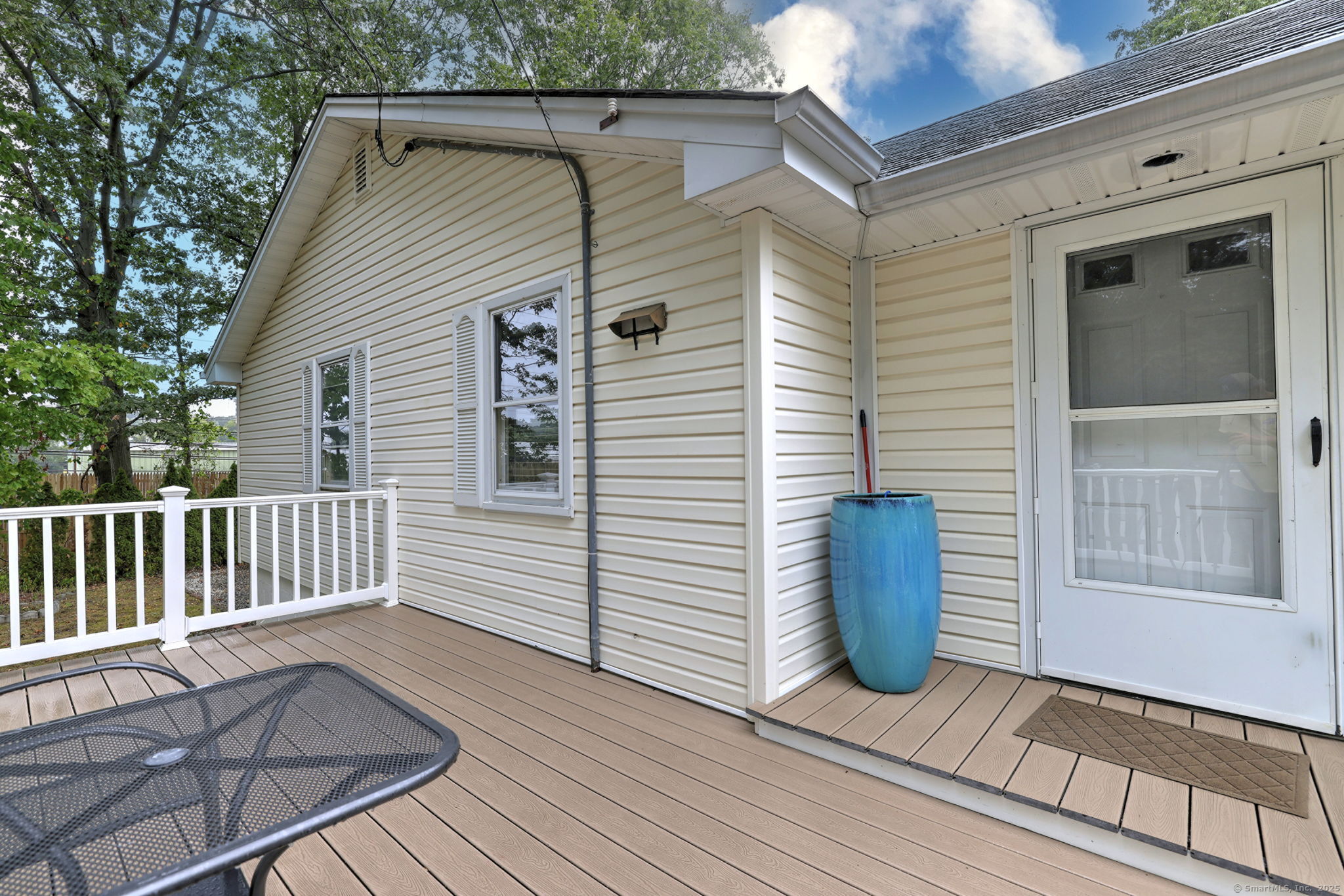 West Haven, Connecticut, 06516, United States, 3 Bedrooms Bedrooms, ,2 BathroomsBathrooms,Residential,For Sale,1925877