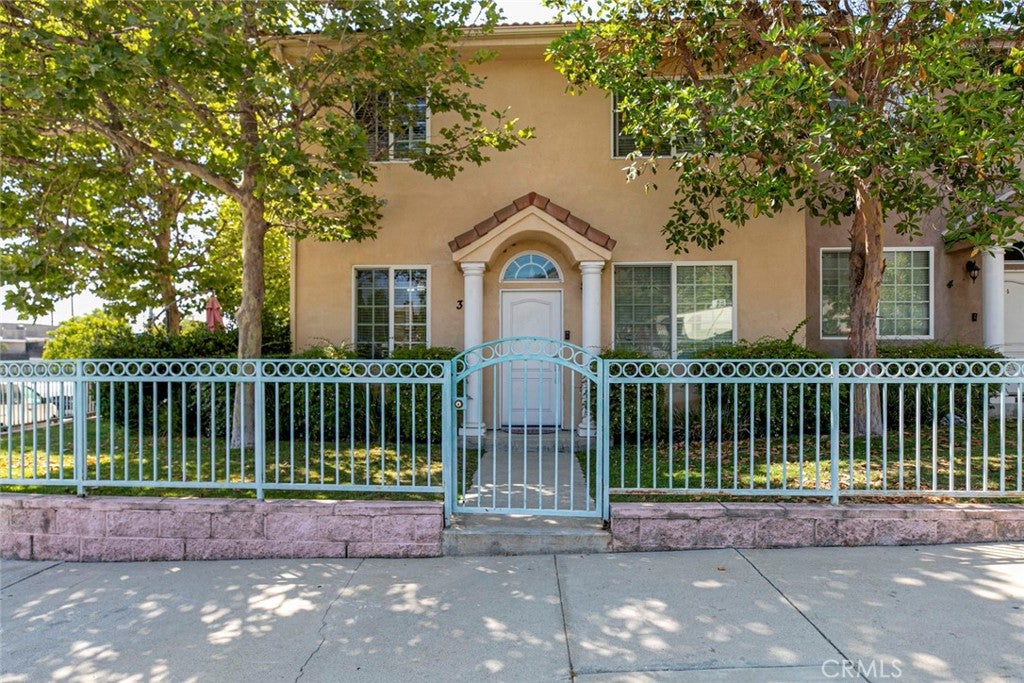 Sun Valley, California, 91352, United States, 3 Bedrooms Bedrooms, ,3 BathroomsBathrooms,Residential,For Sale,1938832