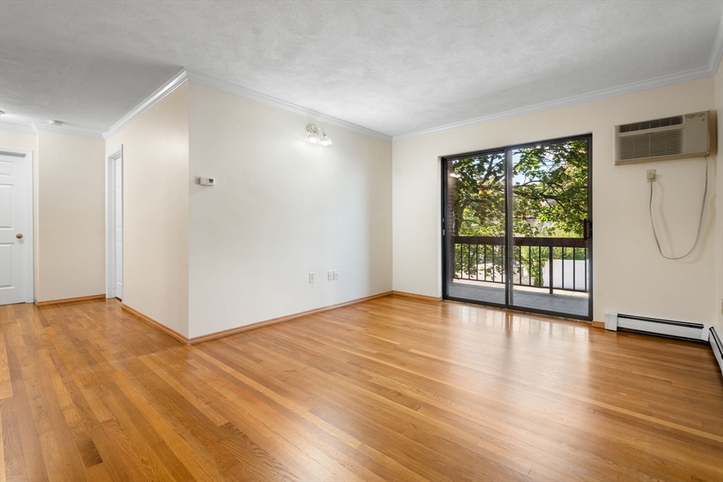 Newton, Massachusetts, 02459, United States, 2 Bedrooms Bedrooms, ,2 BathroomsBathrooms,Residential,For Sale,1941065
