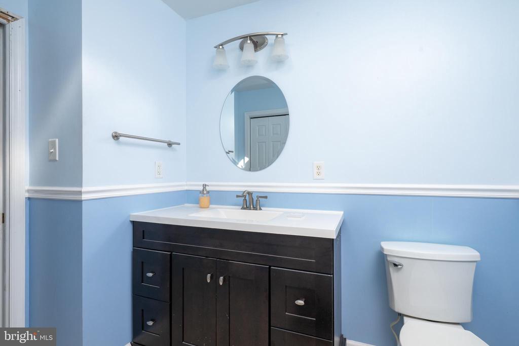 Reading, Pennsylvania, 19607, United States, 4 Bedrooms Bedrooms, ,4 BathroomsBathrooms,Residential,For Sale,1951295