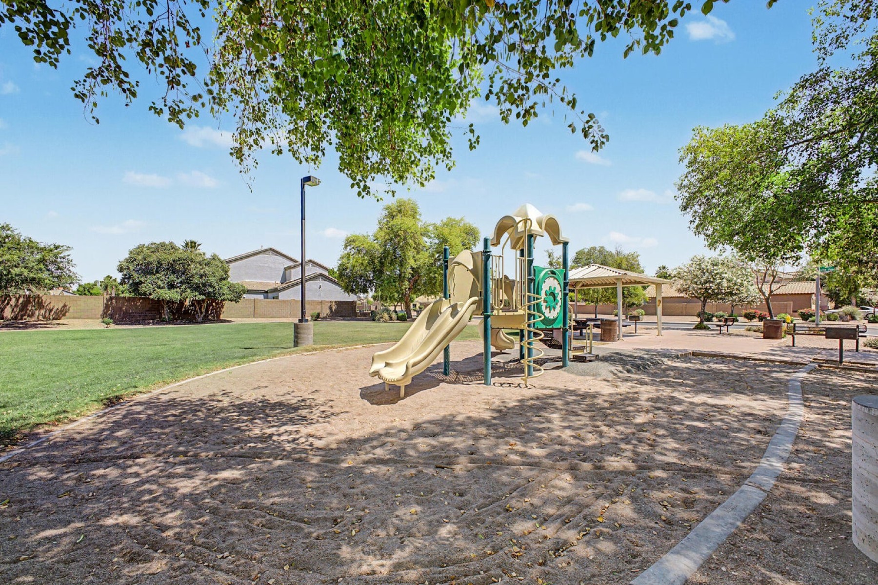  10334 E Juanita Avenue  Mesa, AZ - 物件實景