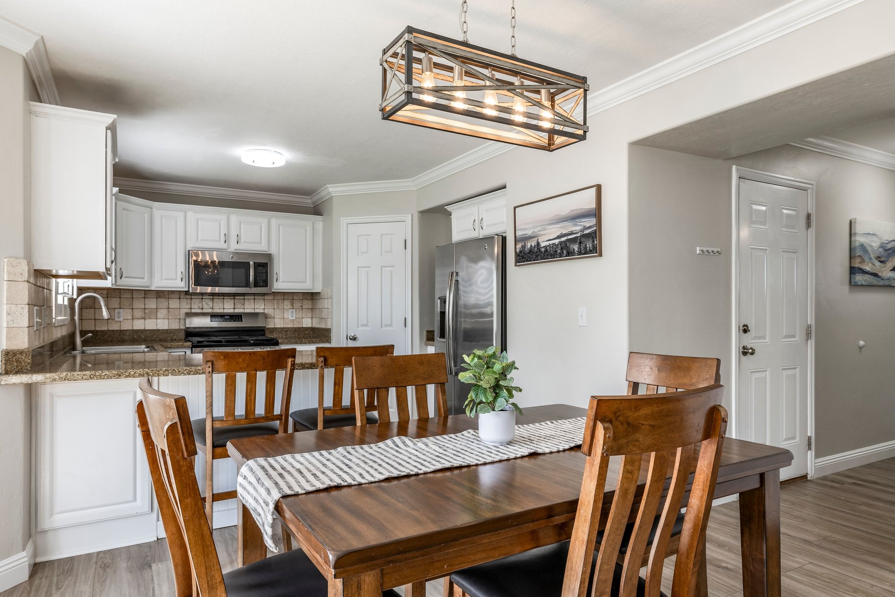 Fantastic Floor Plan in Great West Haven Location - 物件實景