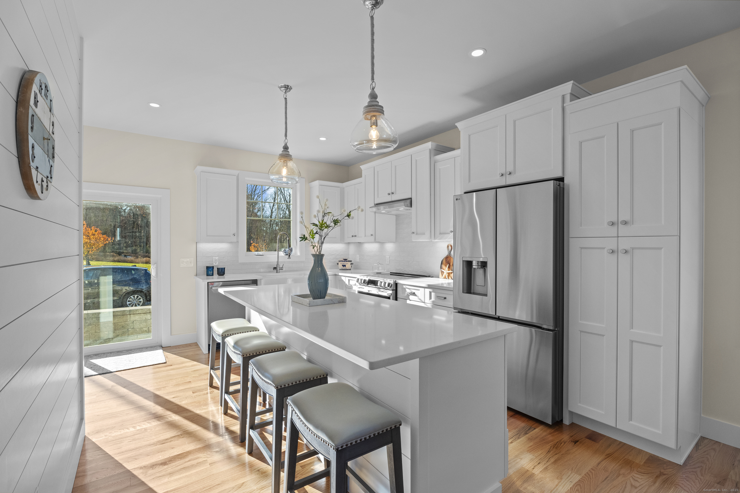 Waterford, Connecticut, 06385, United States, 3 Bedrooms Bedrooms, ,2 BathroomsBathrooms,Residential,For Sale,1995639