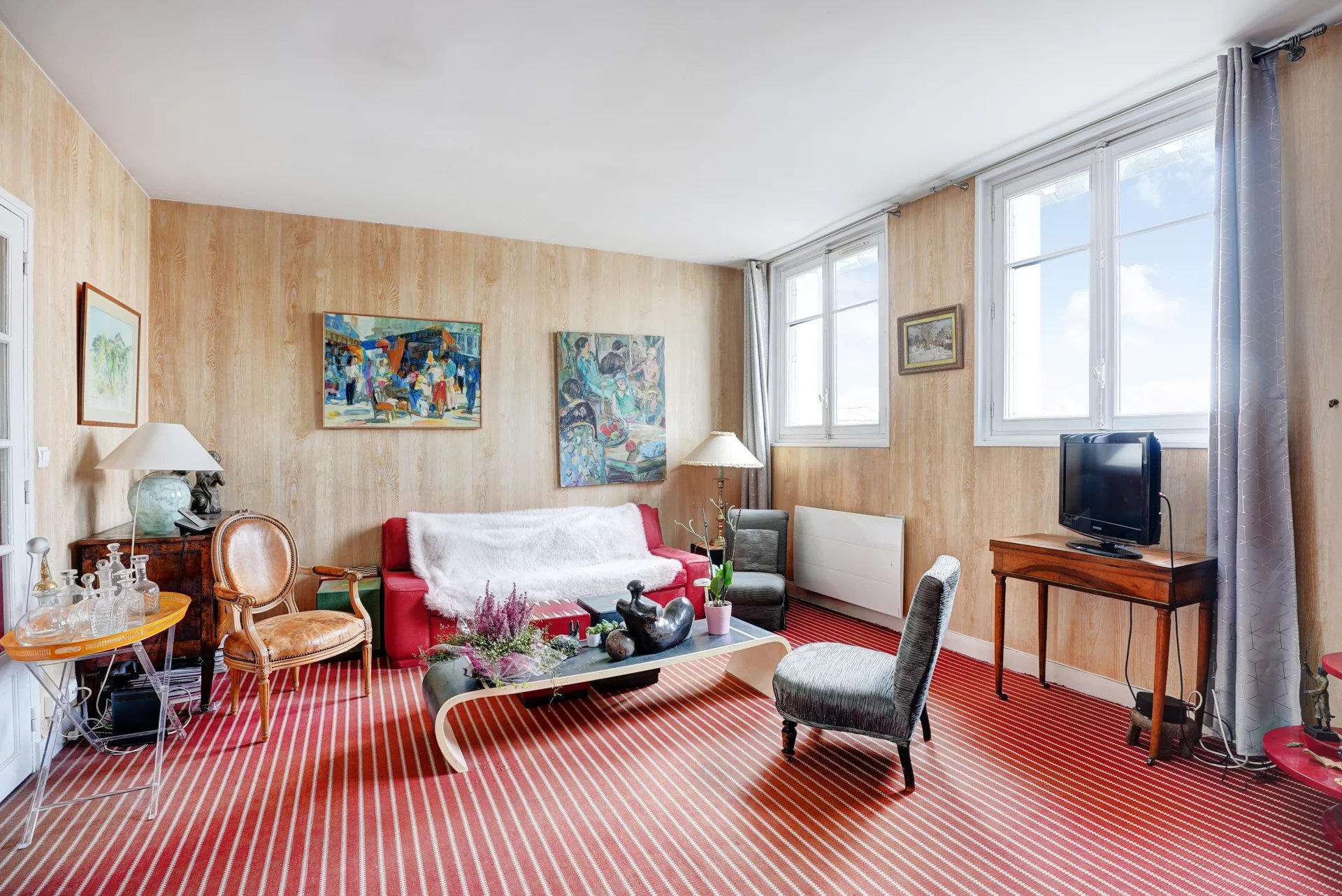 Versailles, Île-de-France, 78000, FR, 5 Bedrooms Bedrooms, ,4 BathroomsBathrooms,Residential,For Sale,2002100