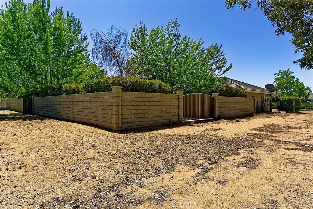 Oak Hills, California, 92344, United States, 4 Bedrooms Bedrooms, ,3 BathroomsBathrooms,Residential,For Sale,1942623