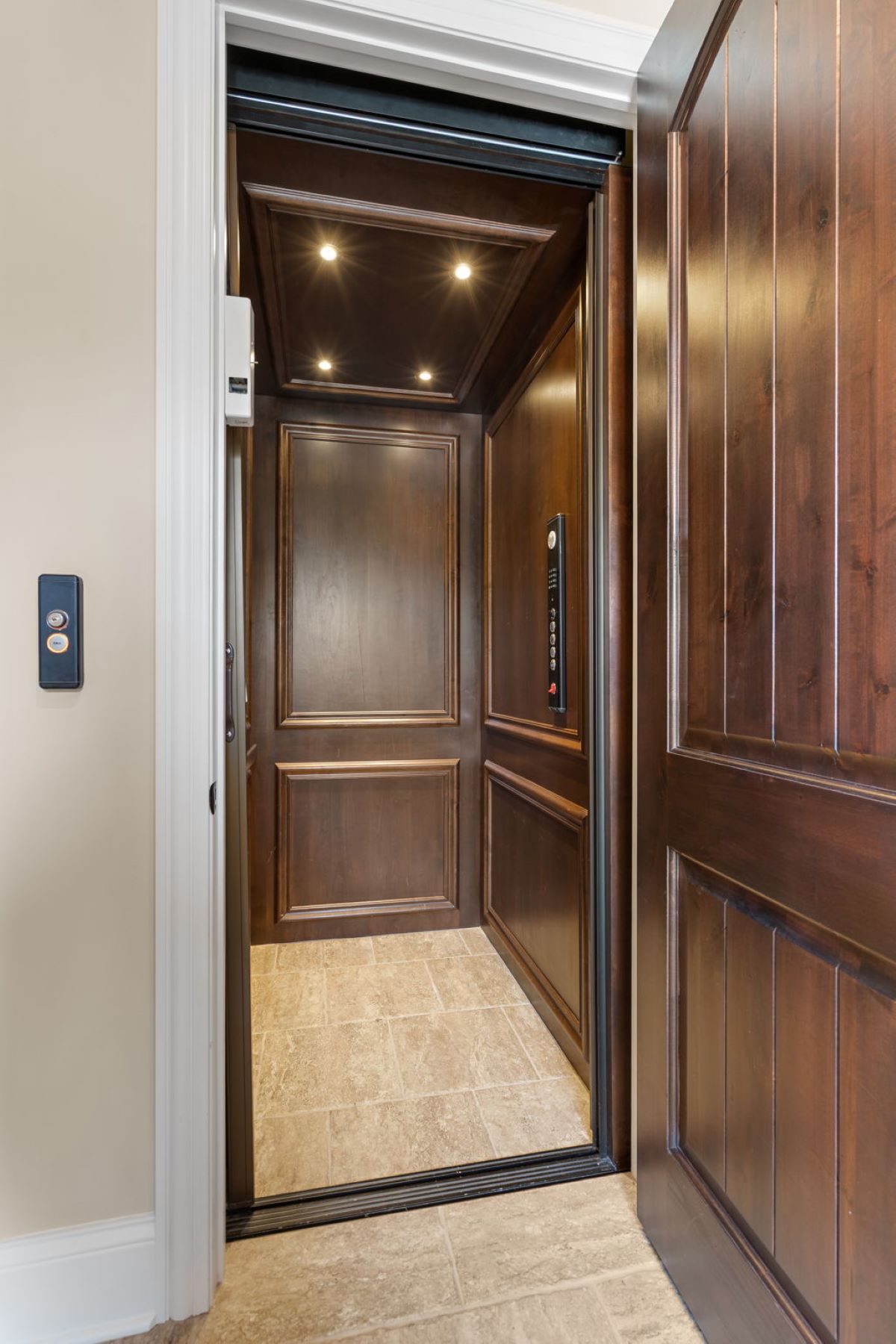  77+ Acre Estate Offering a Blend of Open Ground and Wooded Surroundings - 物件實景