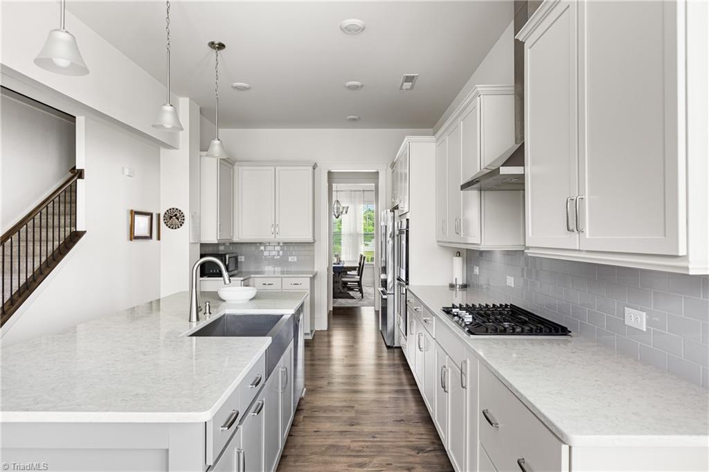 High Point, North Carolina, 27265, United States, 5 Bedrooms Bedrooms, ,4 BathroomsBathrooms,Residential,For Sale,1951573