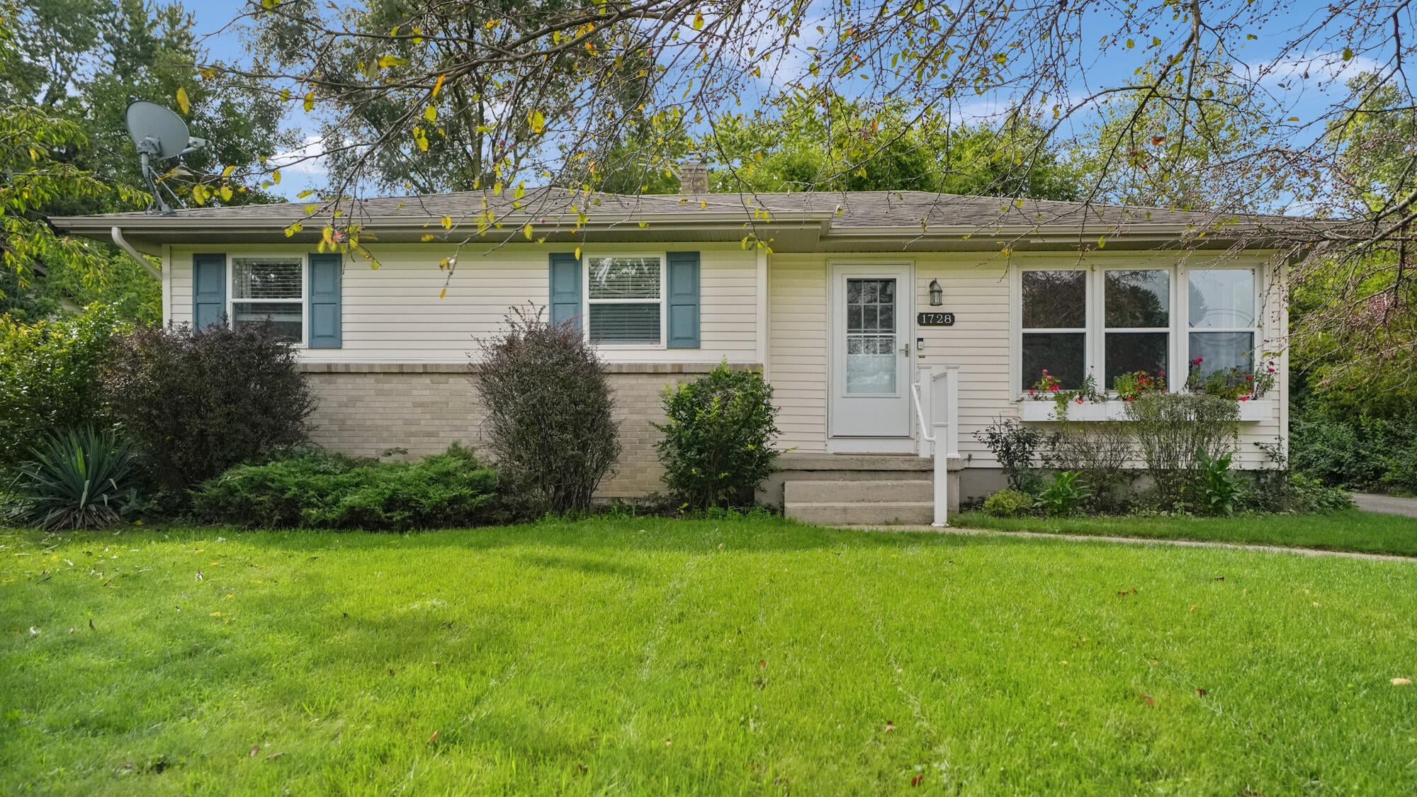 Langley St, Grand Rapids, MI 49508