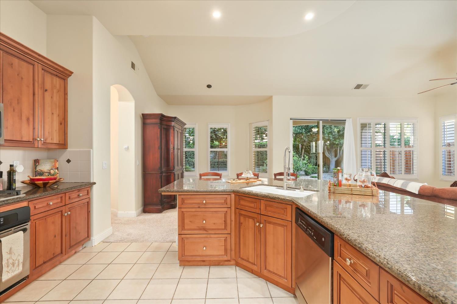 Clovis, California, 93619, United States, 3 Bedrooms Bedrooms, ,2 BathroomsBathrooms,Residential,For Sale,1942854