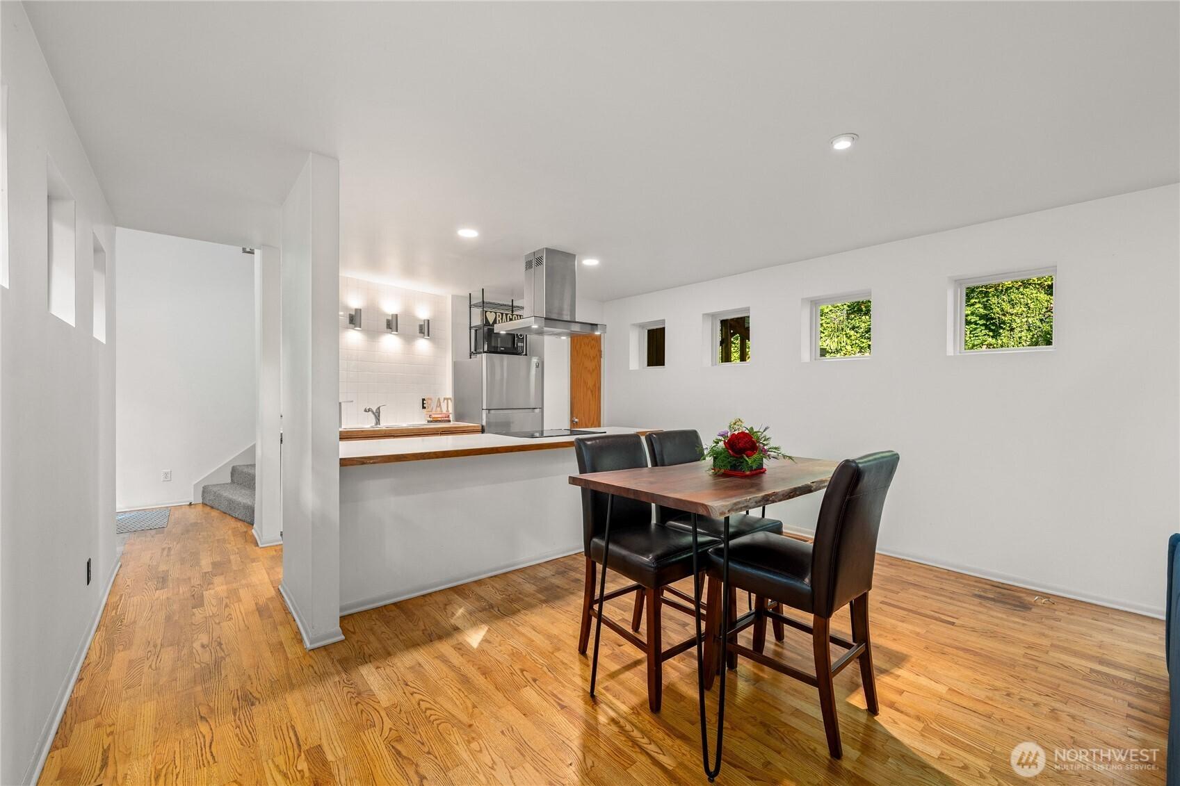 SEATTLE, Washington, 98146, United States, 2 Bedrooms Bedrooms, ,2 BathroomsBathrooms,Residential,For Sale,1873877
