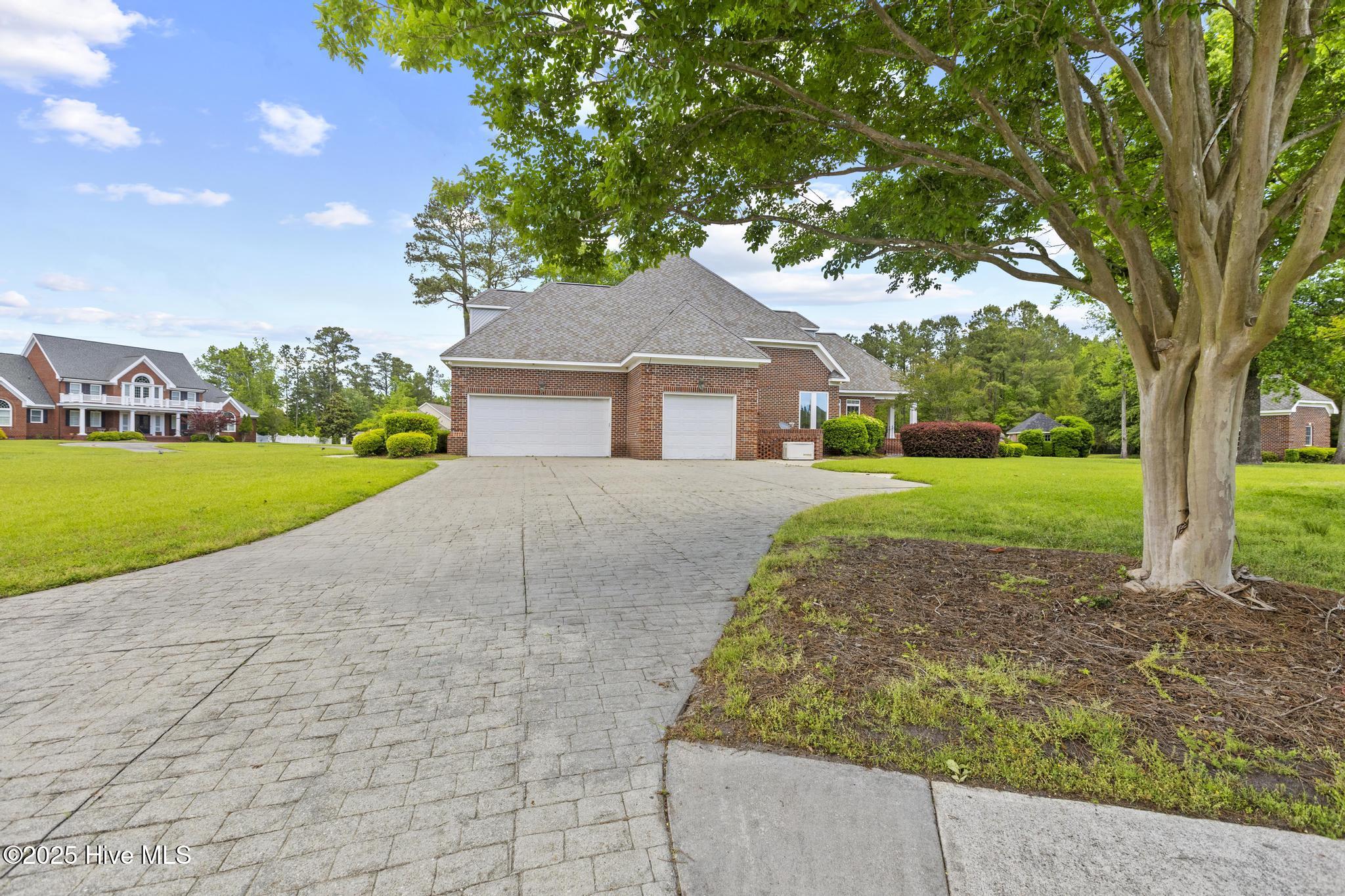 Jacksonville, North Carolina, 28540, United States, 4 Bedrooms Bedrooms, ,5 BathroomsBathrooms,Residential,For Sale,1944565