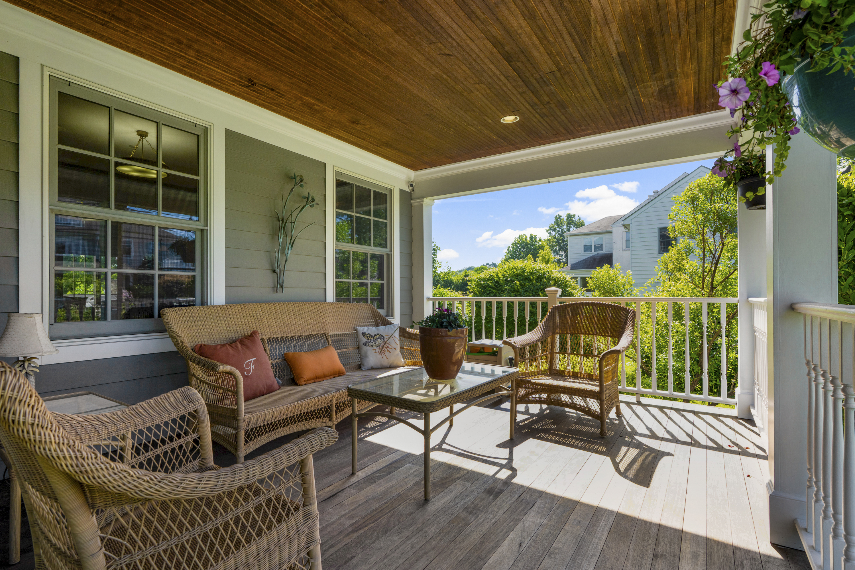  Elegant Larchmont Colonial - 物件實景