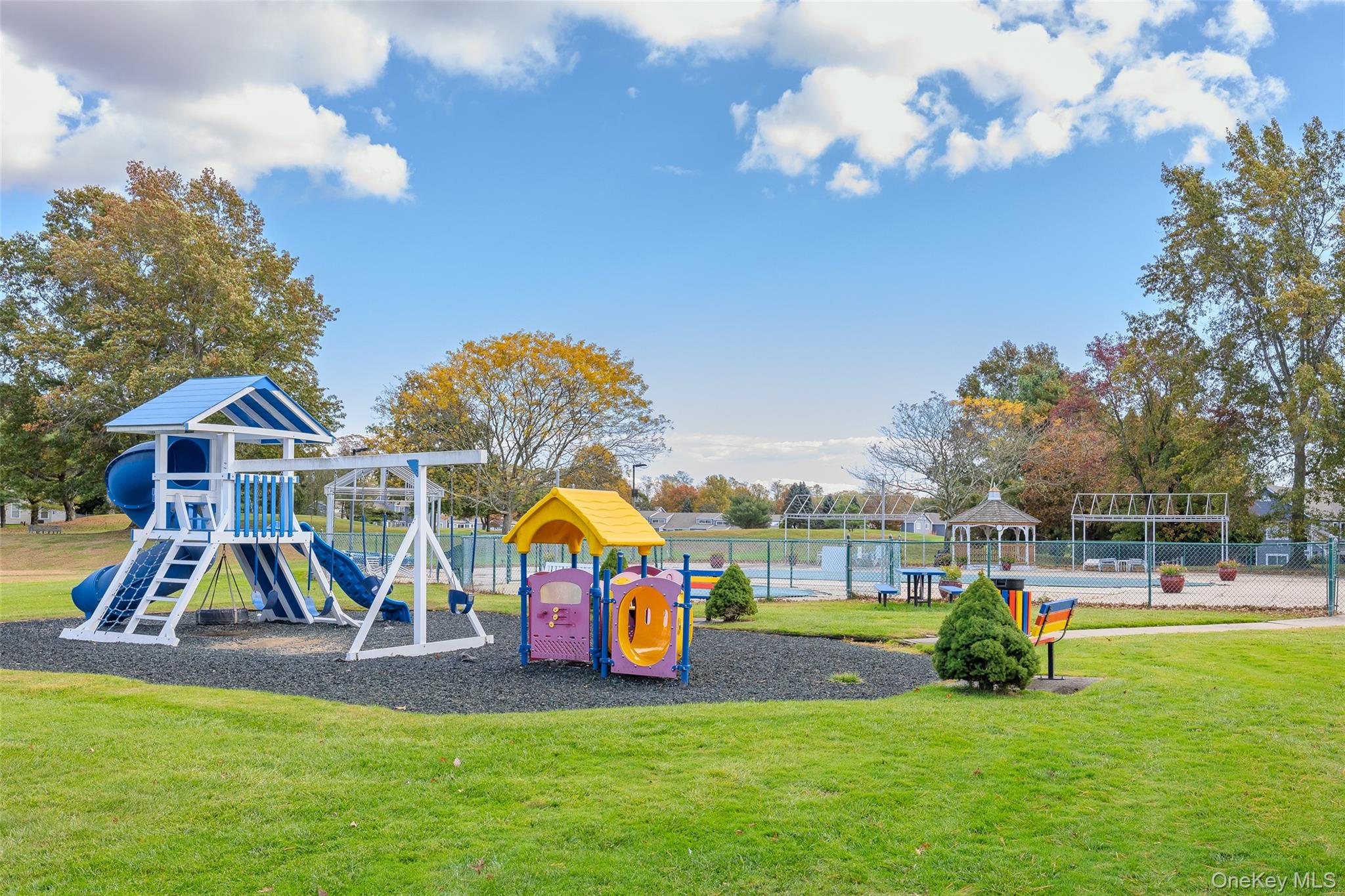 Middle Island, New York, 11953, United States, 2 Bedrooms Bedrooms, ,2 BathroomsBathrooms,Residential,For Sale,1986490