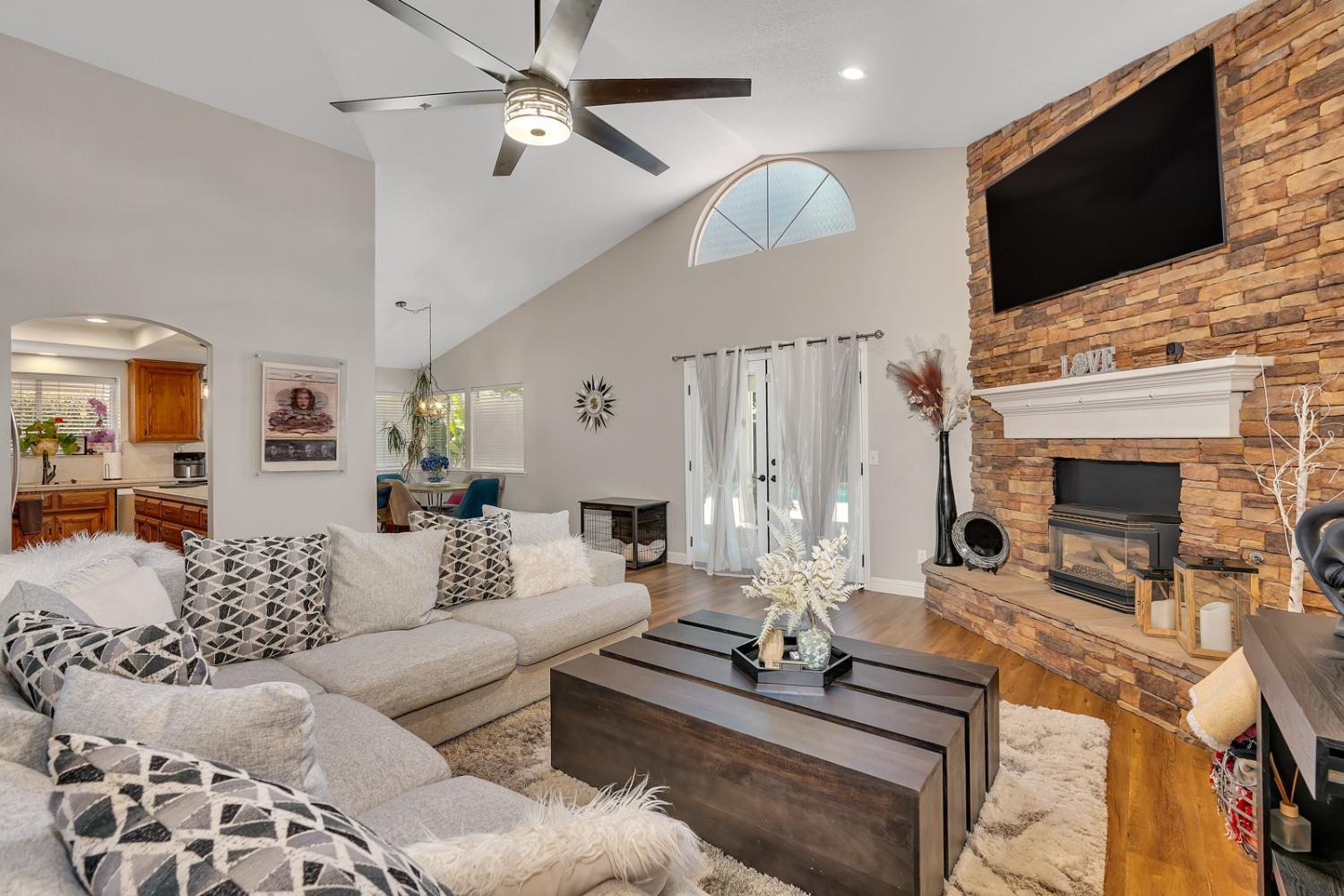 Madera, California, 93637, United States, 3 Bedrooms Bedrooms, ,3 BathroomsBathrooms,Residential,For Sale,1984601