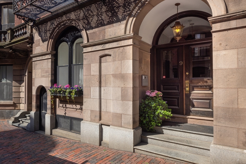 Boston, Massachusetts, 02108, United States, 5 Bedrooms Bedrooms, ,6 BathroomsBathrooms,Residential,For Sale,1950869