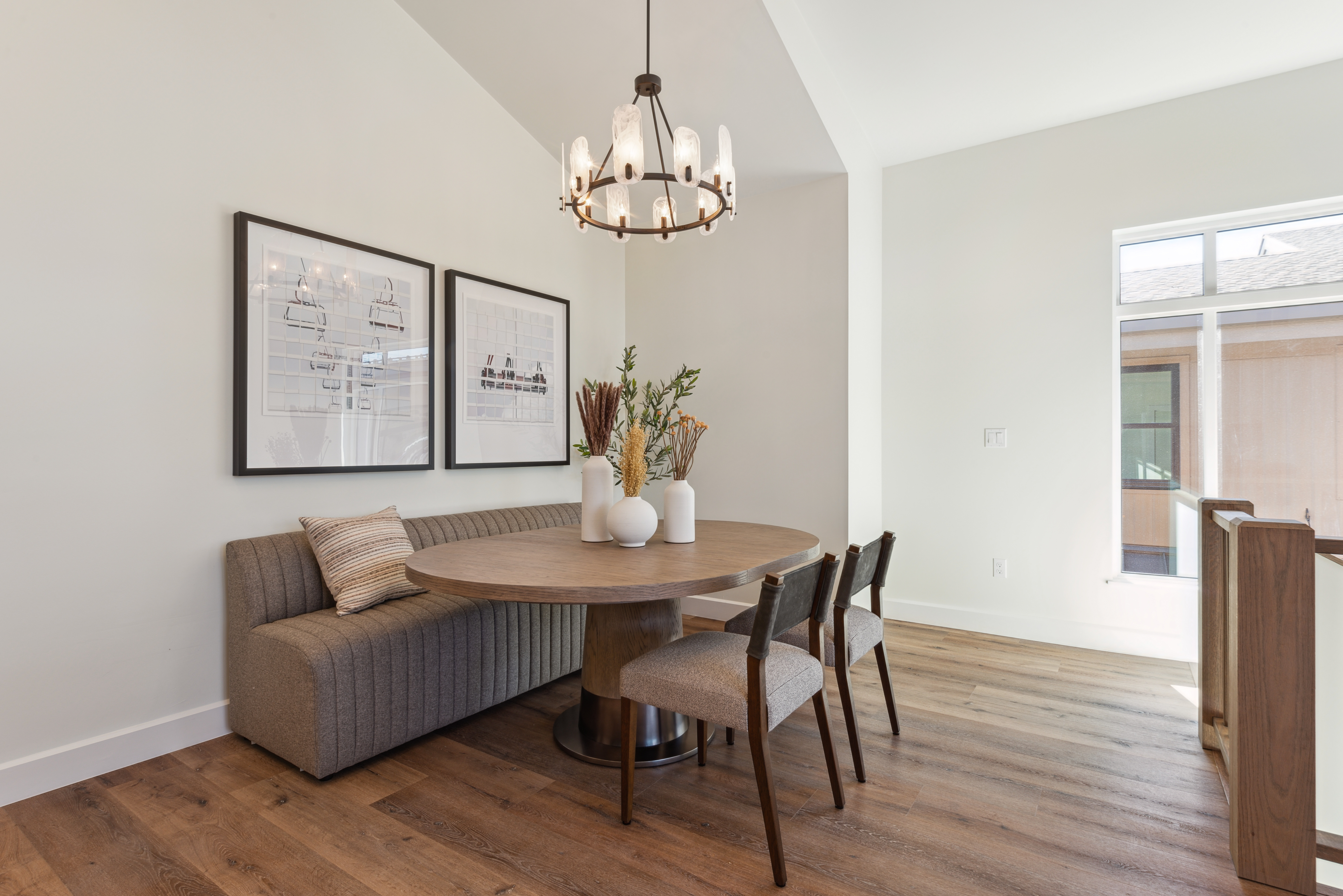  Second-floor Penthouse Unit with Vaulted Ceilings. - 物件實景