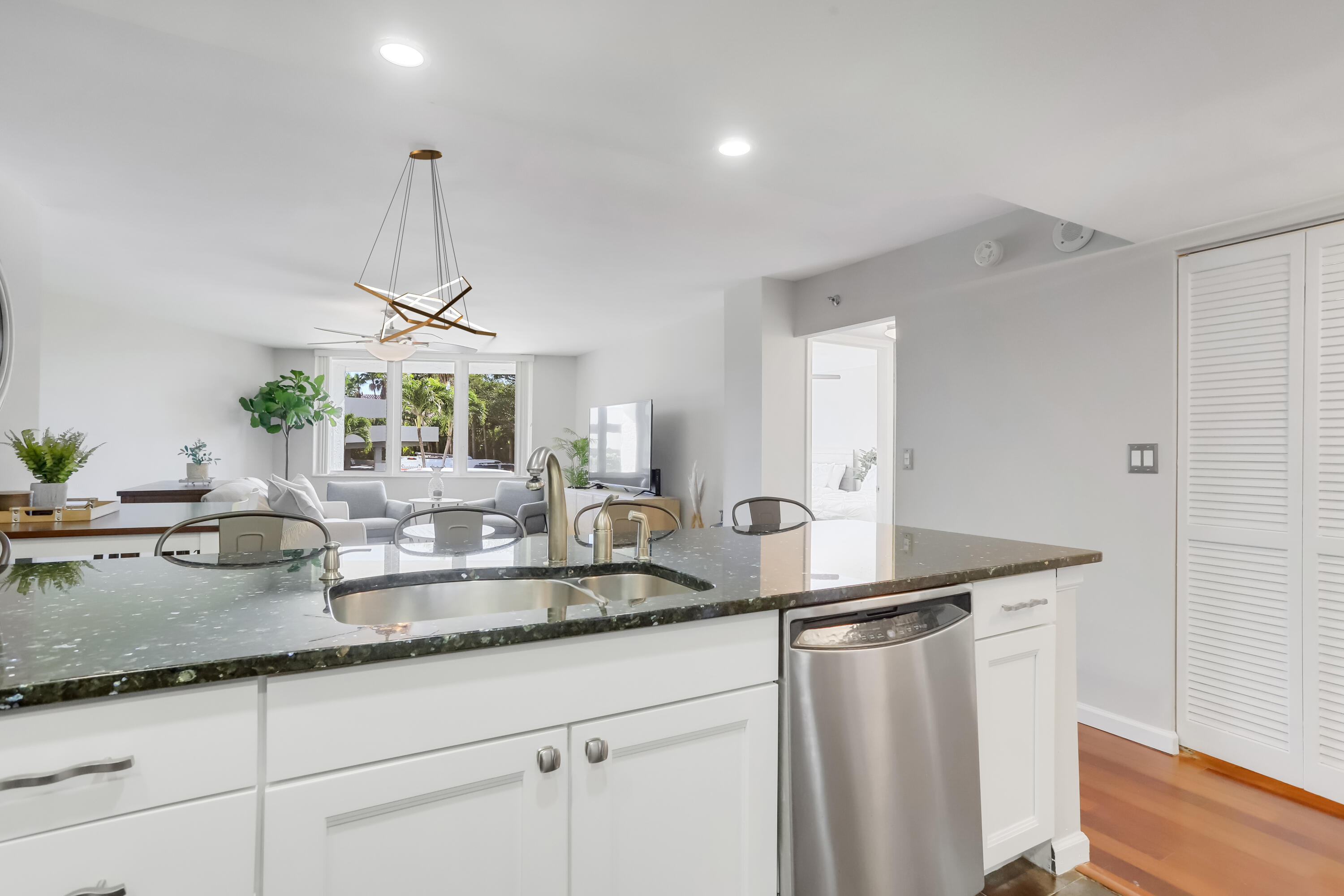Highland Beach, Florida, 33487, United States, 1 Bedroom Bedrooms, ,2 BathroomsBathrooms,Residential,For Sale,1729334