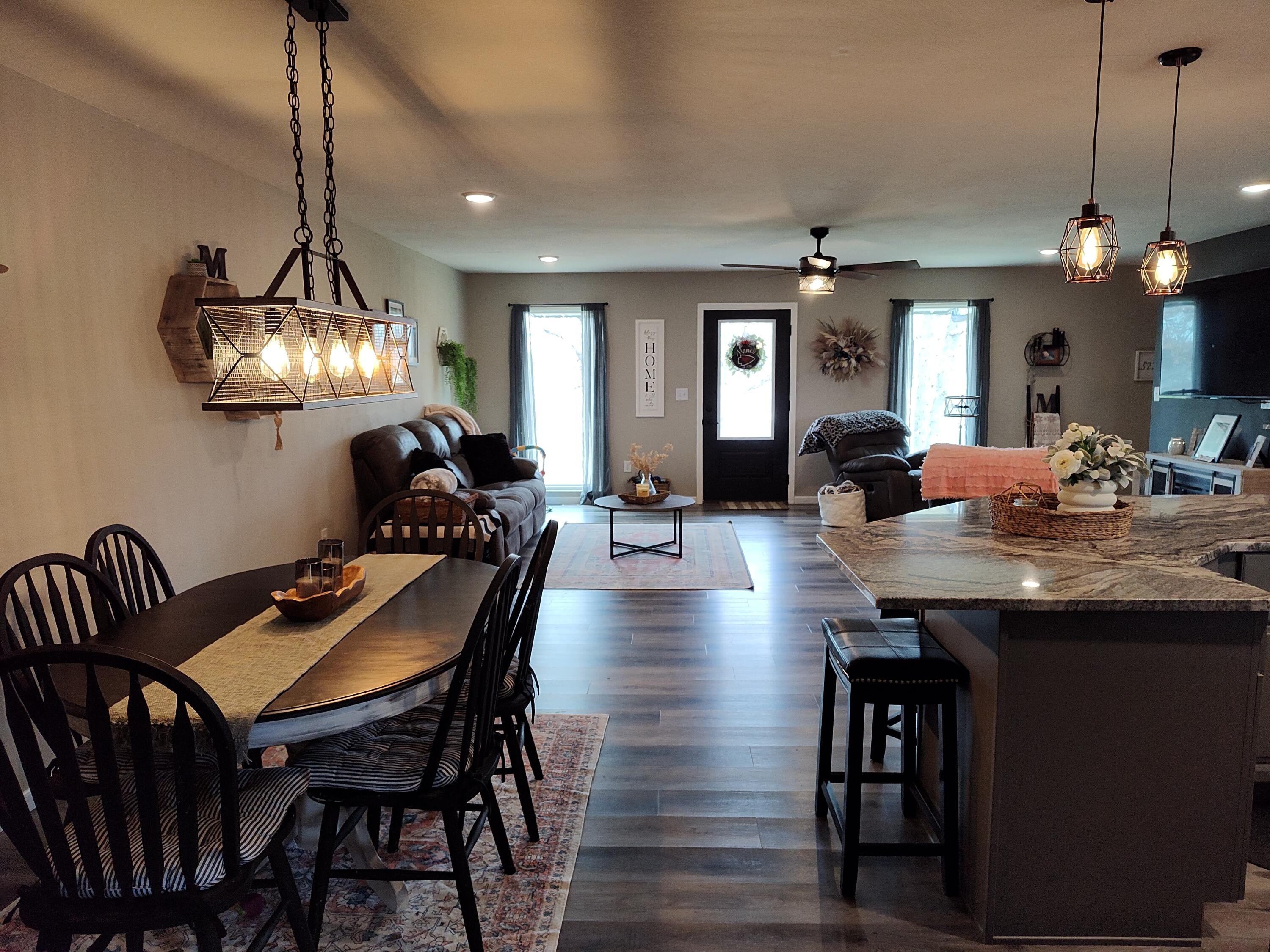 Bolivar, Missouri, 65613, United States, 2 Bedrooms Bedrooms, ,3 BathroomsBathrooms,Residential,For Sale,1975211