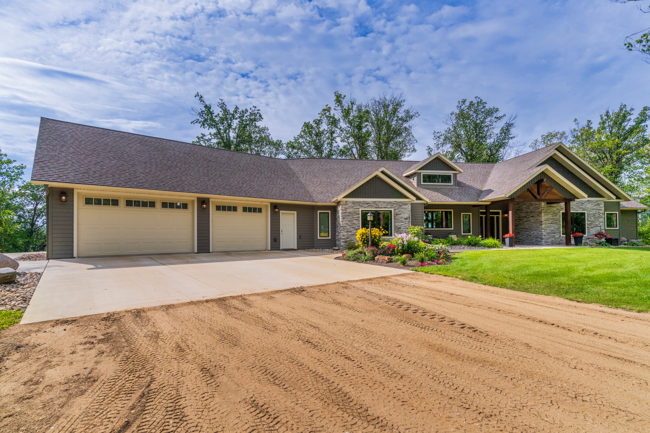 Clearbrook, Minnesota, 56634, United States, 4 Bedrooms Bedrooms, ,3 BathroomsBathrooms,Residential,For Sale,1921675