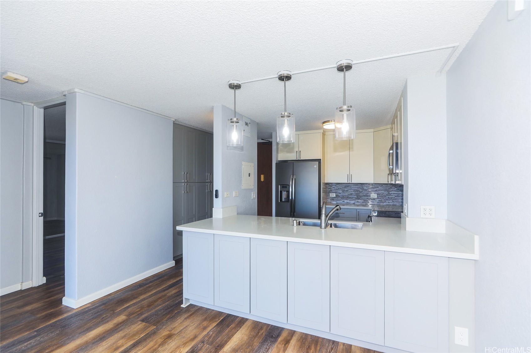 Aiea, Hawaii, 96701, United States, 2 Bedrooms Bedrooms, ,1 BathroomBathrooms,Residential,For Sale,1942084