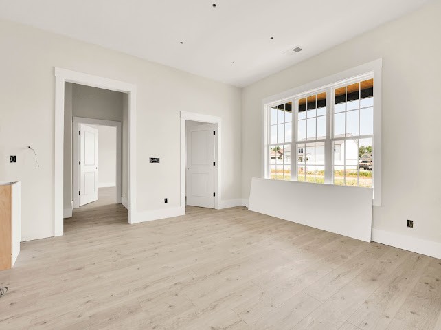 Clarksville, Tennessee, 37043, United States, 4 Bedrooms Bedrooms, ,3 BathroomsBathrooms,Residential,For Sale,1938268