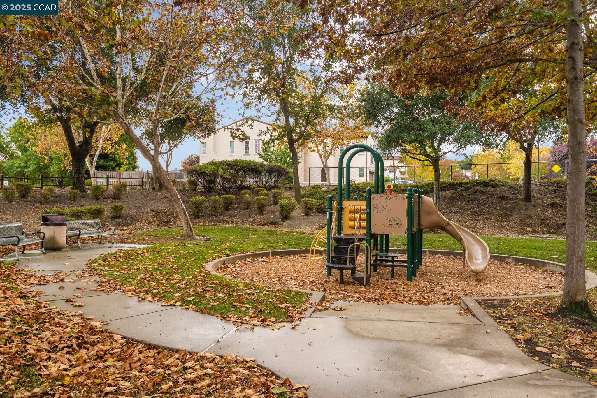 San Ramon, California, 94582, United States, 4 Bedrooms Bedrooms, ,3 BathroomsBathrooms,Residential,For Sale,1988285