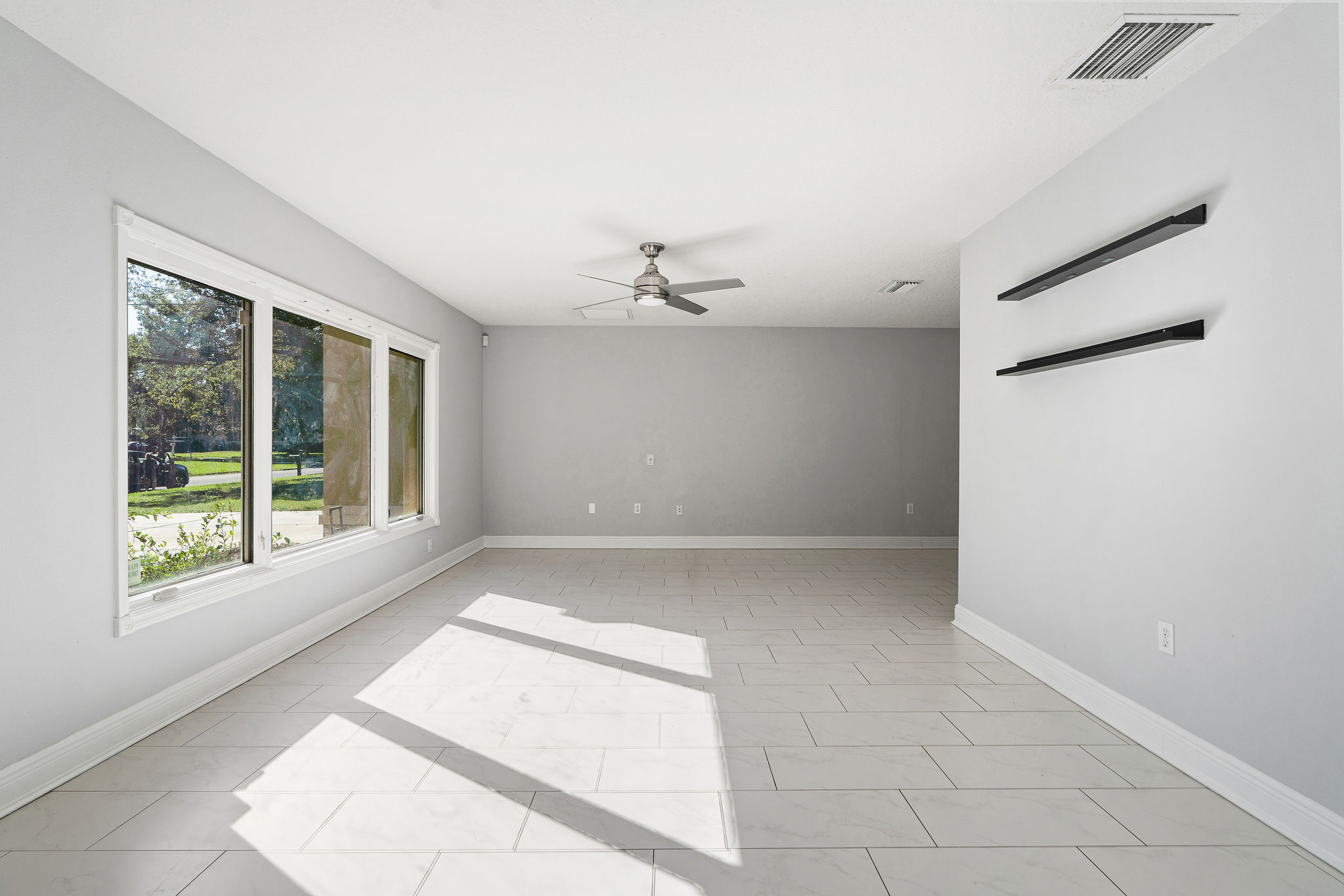 Largo, Florida, 33771, United States, 5 Bedrooms Bedrooms, ,3 BathroomsBathrooms,Residential,For Sale,1980944