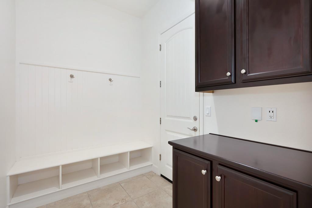 Sacramento, California, 95834, United States, 2 Bedrooms Bedrooms, ,2 BathroomsBathrooms,Residential,For Sale,1999739