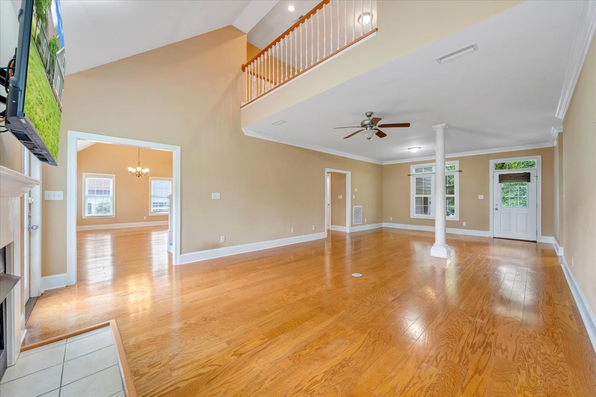 Huddleston, Virginia, 24104, United States, 4 Bedrooms Bedrooms, ,4 BathroomsBathrooms,Residential,For Sale,2048445