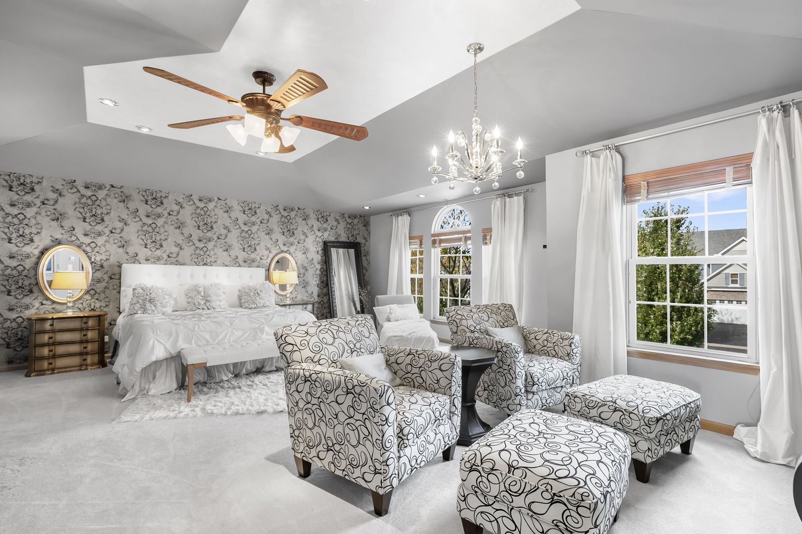 Antioch, Illinois, 60002, United States, 4 Bedrooms Bedrooms, ,4 BathroomsBathrooms,Residential,For Sale,1988029