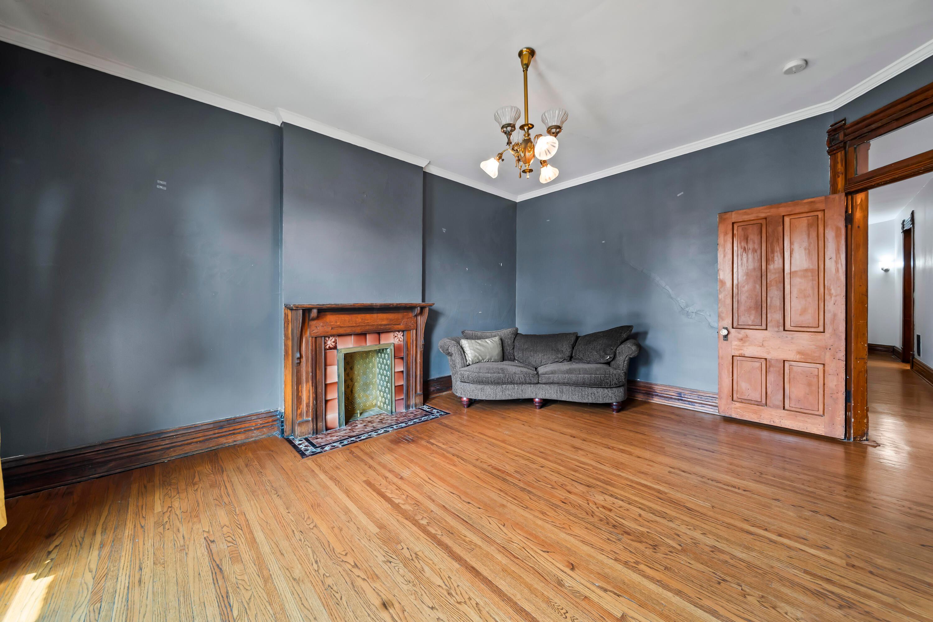Columbus, Ohio, 43205, United States, 4 Bedrooms Bedrooms, ,3 BathroomsBathrooms,Residential,For Sale,1866885