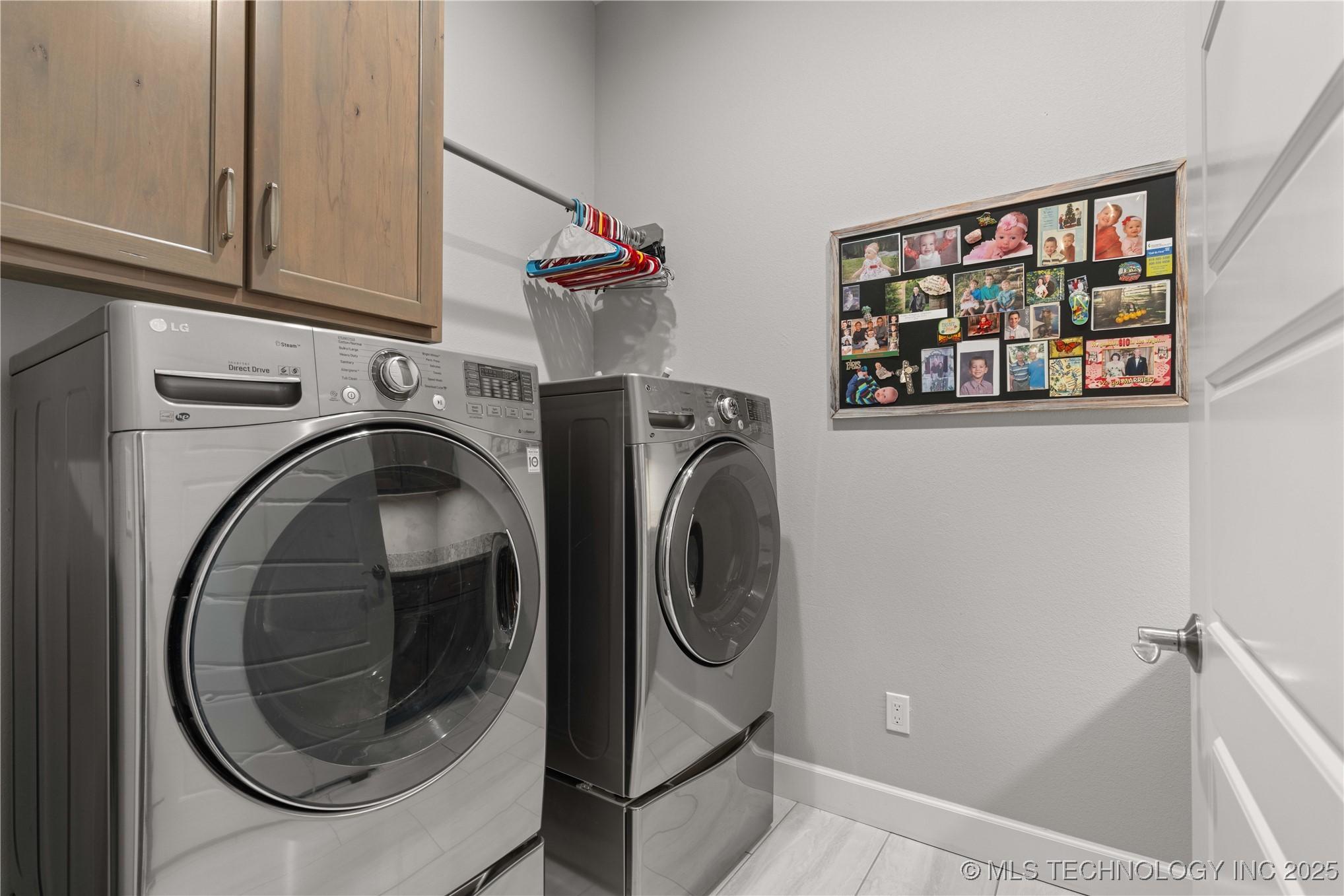 Fort Gibson, Oklahoma, 74434, United States, 4 Bedrooms Bedrooms, ,4 BathroomsBathrooms,Residential,For Sale,2005878