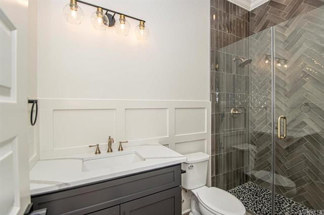 Little Rock, Arkansas, 72210, United States, 5 Bedrooms Bedrooms, ,4 BathroomsBathrooms,Residential,For Sale,1942972
