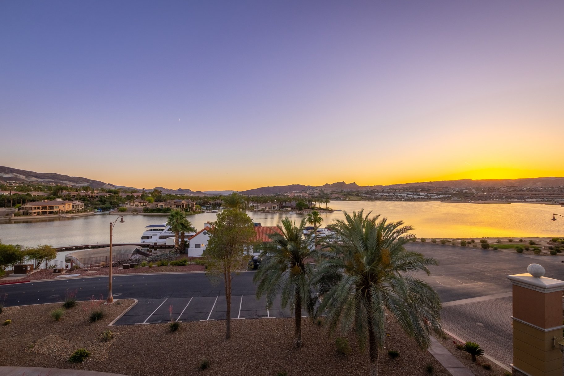  Lake Las Vegas Furnished 3 Beds, 3 Bath With Den Penthouse & Lake Views - 物件實景