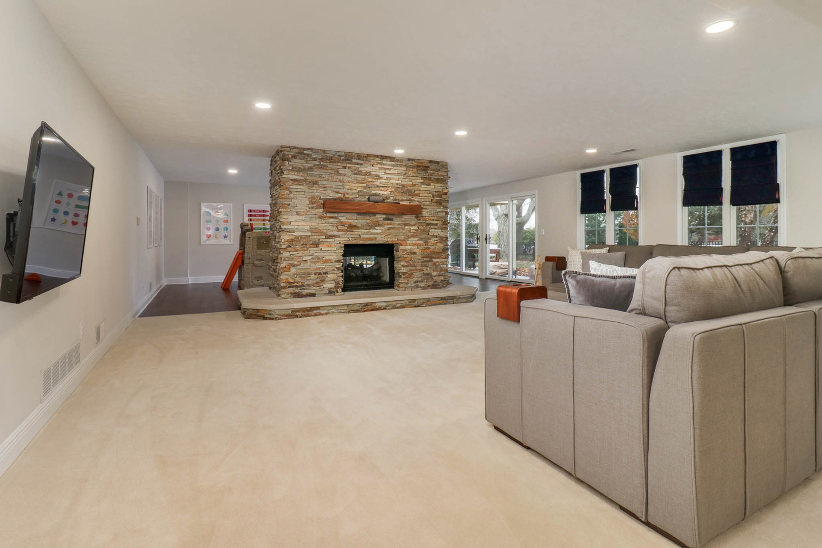 Bloomington, Illinois, 61704, United States, 5 Bedrooms Bedrooms, ,4 BathroomsBathrooms,Residential,For Sale,1991973