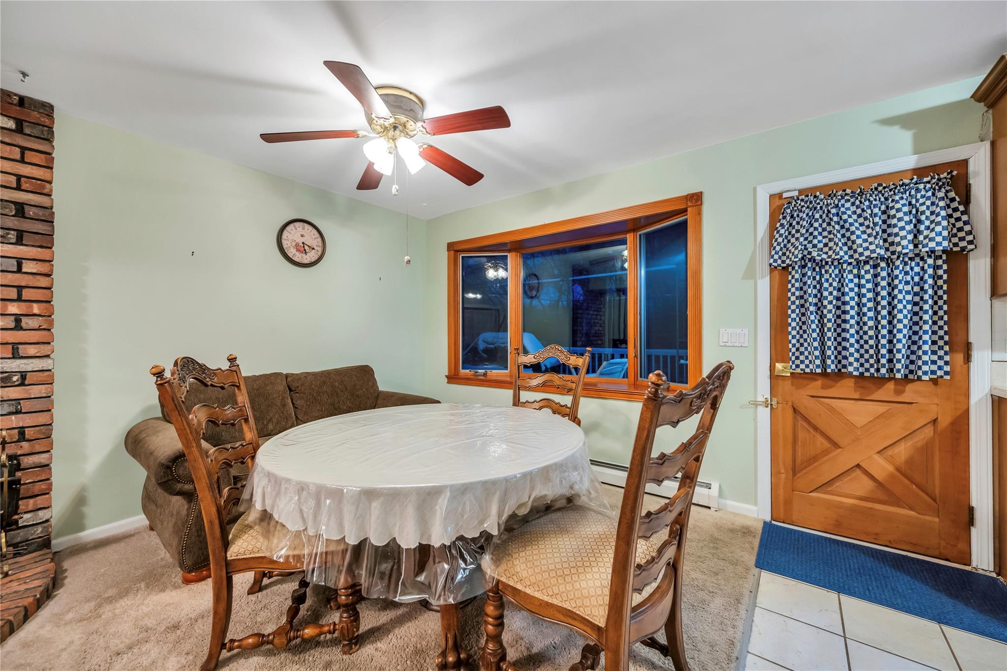 Hauppauge, New York, 11788, United States, 4 Bedrooms Bedrooms, ,2 BathroomsBathrooms,Residential,For Sale,1714342