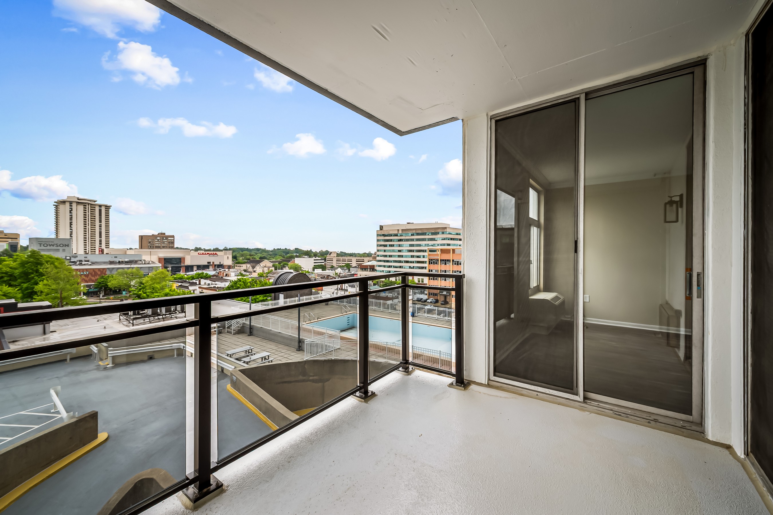  PENTHOUSE CONDOMINIUMS - 物件實景