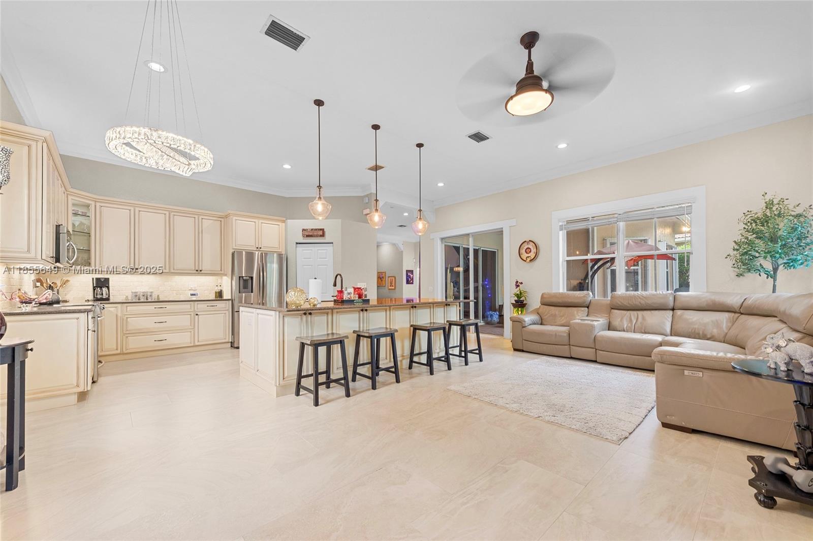 Weston, Florida, 33327, United States, 4 Bedrooms Bedrooms, ,3 BathroomsBathrooms,Residential,For Sale,1913300