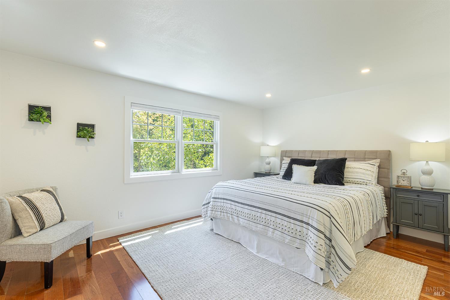 Glen Ellen, California, 95442, United States, 4 Bedrooms Bedrooms, ,3 BathroomsBathrooms,Residential,For Sale,1904205