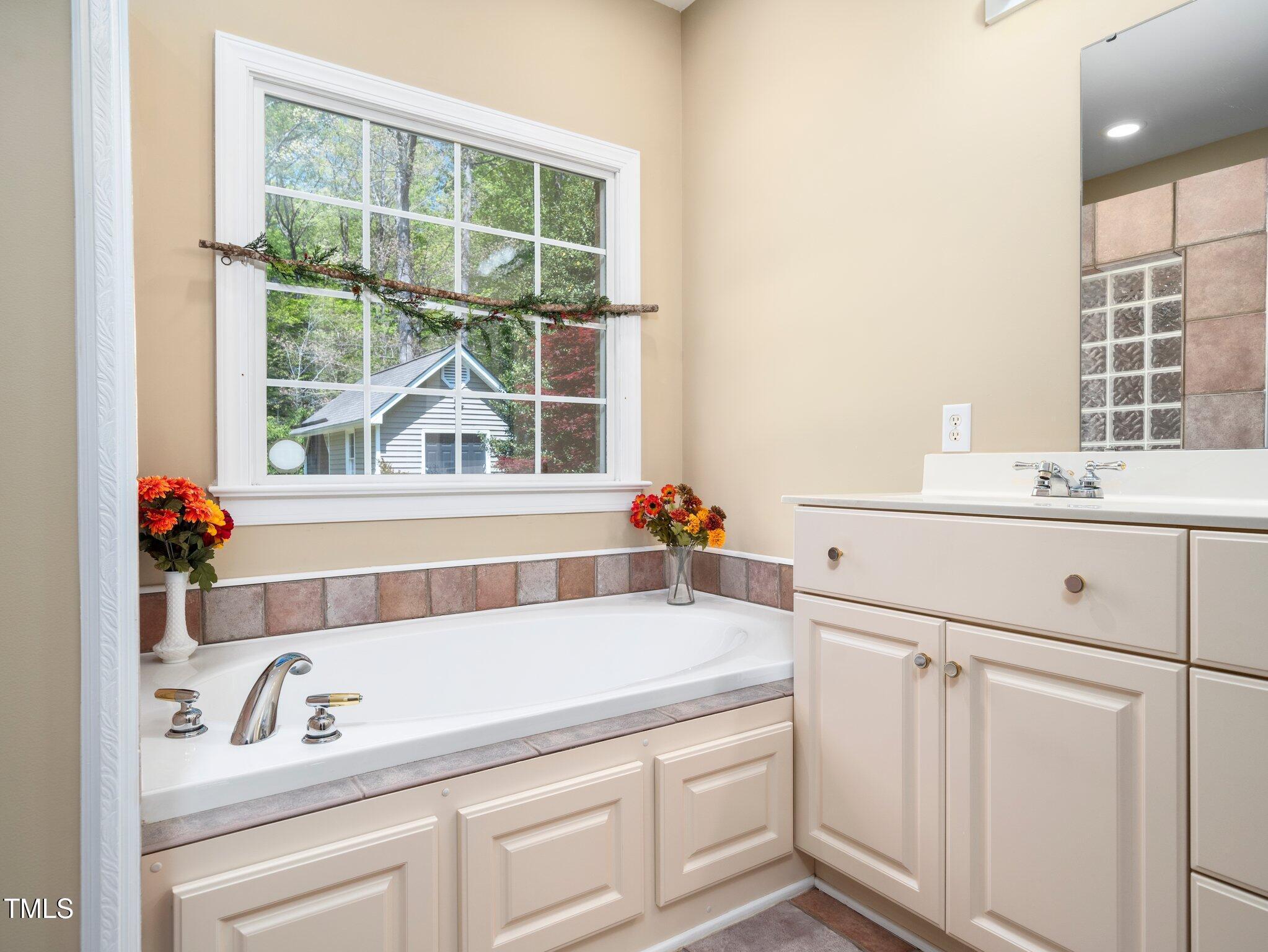 Raleigh, North Carolina, 27603, United States, 3 Bedrooms Bedrooms, ,3 BathroomsBathrooms,Residential,For Sale,1849822