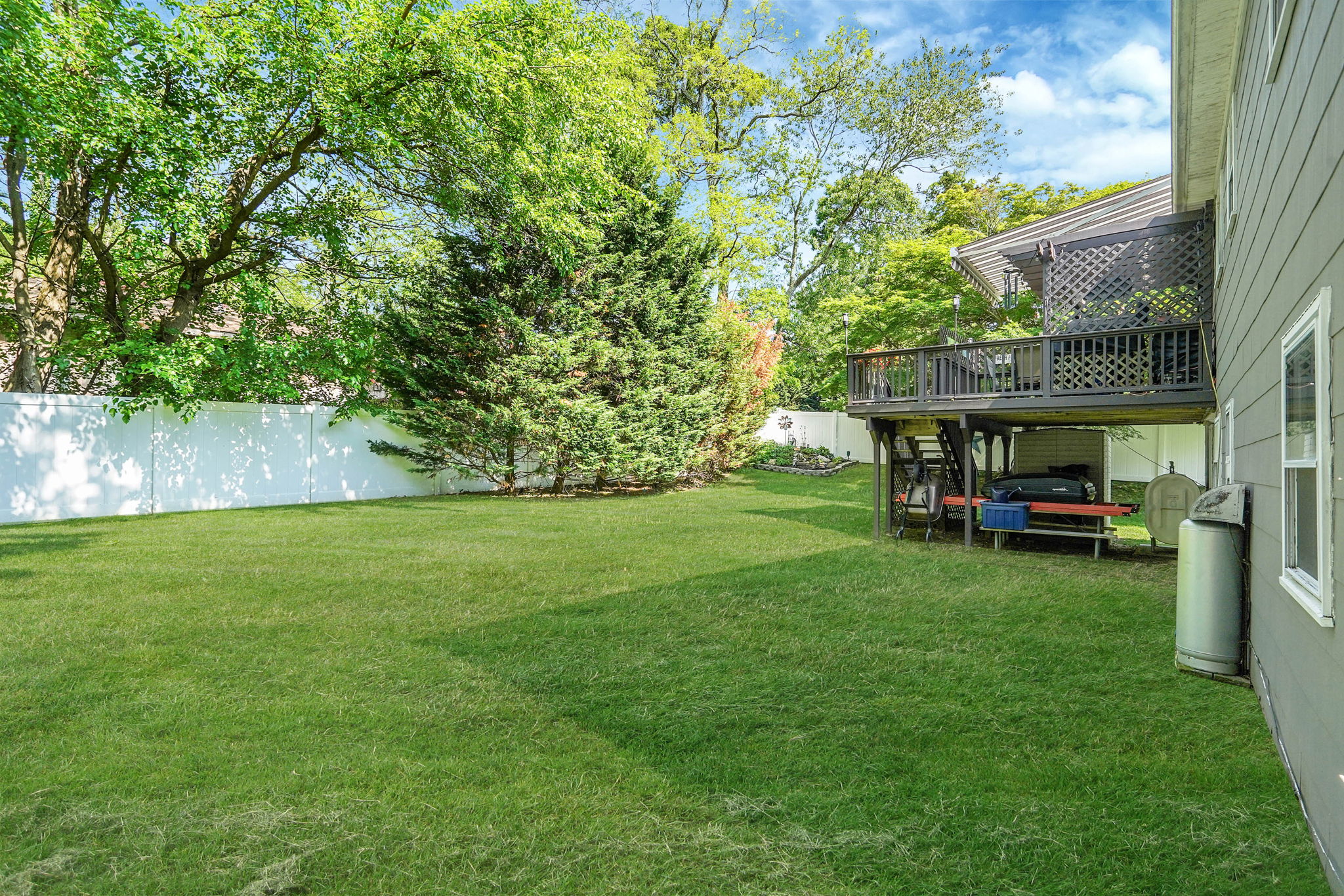 Wading River, New York, 11792, United States, 5 Bedrooms Bedrooms, ,2 BathroomsBathrooms,Residential,For Sale,1943116