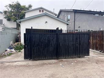 Los Angeles, California, 90061, United States, 4 Bedrooms Bedrooms, ,3 BathroomsBathrooms,Residential,For Sale,1944848