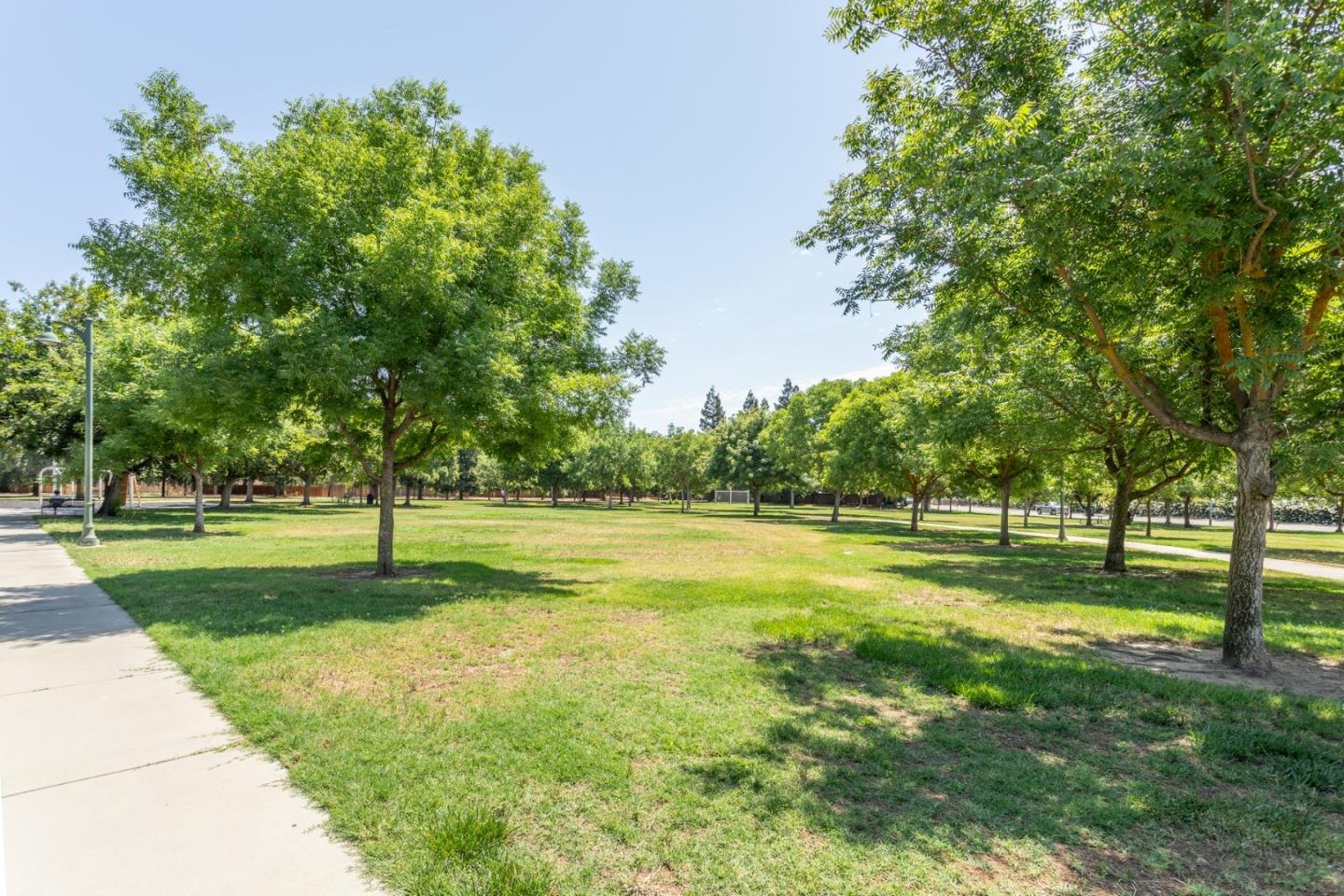 Clovis, California, 93611, United States, 4 Bedrooms Bedrooms, ,2 BathroomsBathrooms,Residential,For Sale,1907507