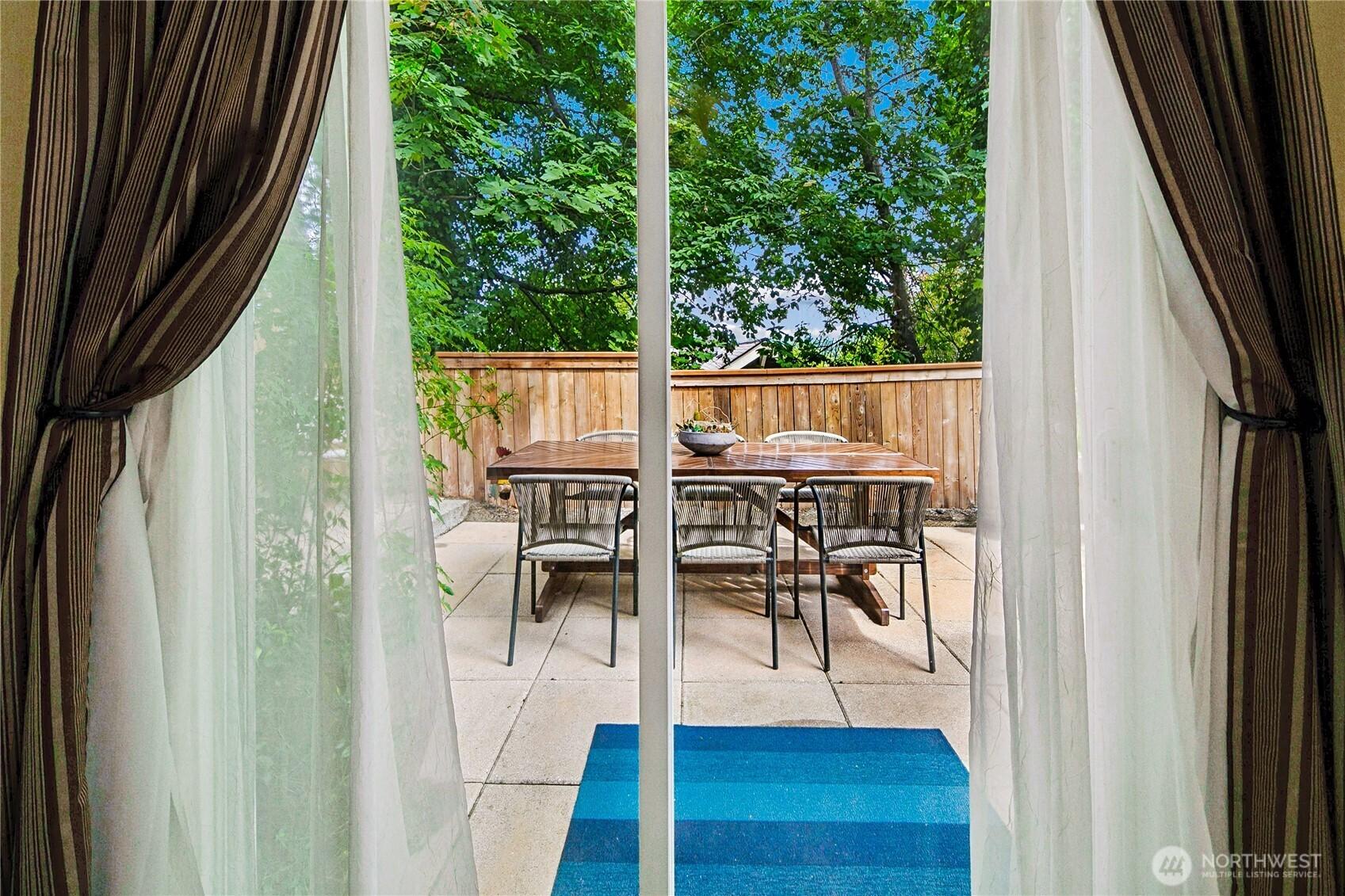 SEATTLE, Washington, 98112, United States, 3 Bedrooms Bedrooms, ,3 BathroomsBathrooms,Residential,For Sale,1875763