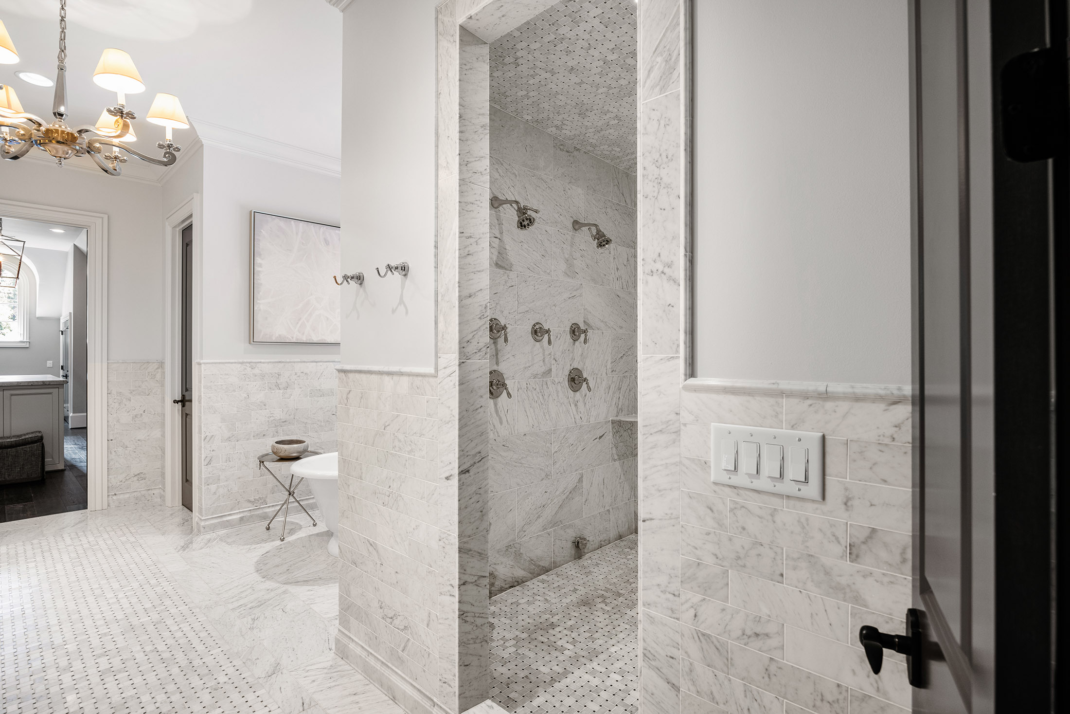  Buckhead Estate Pairs Architectural Presence with Richly Layered Interiors - 物件實景