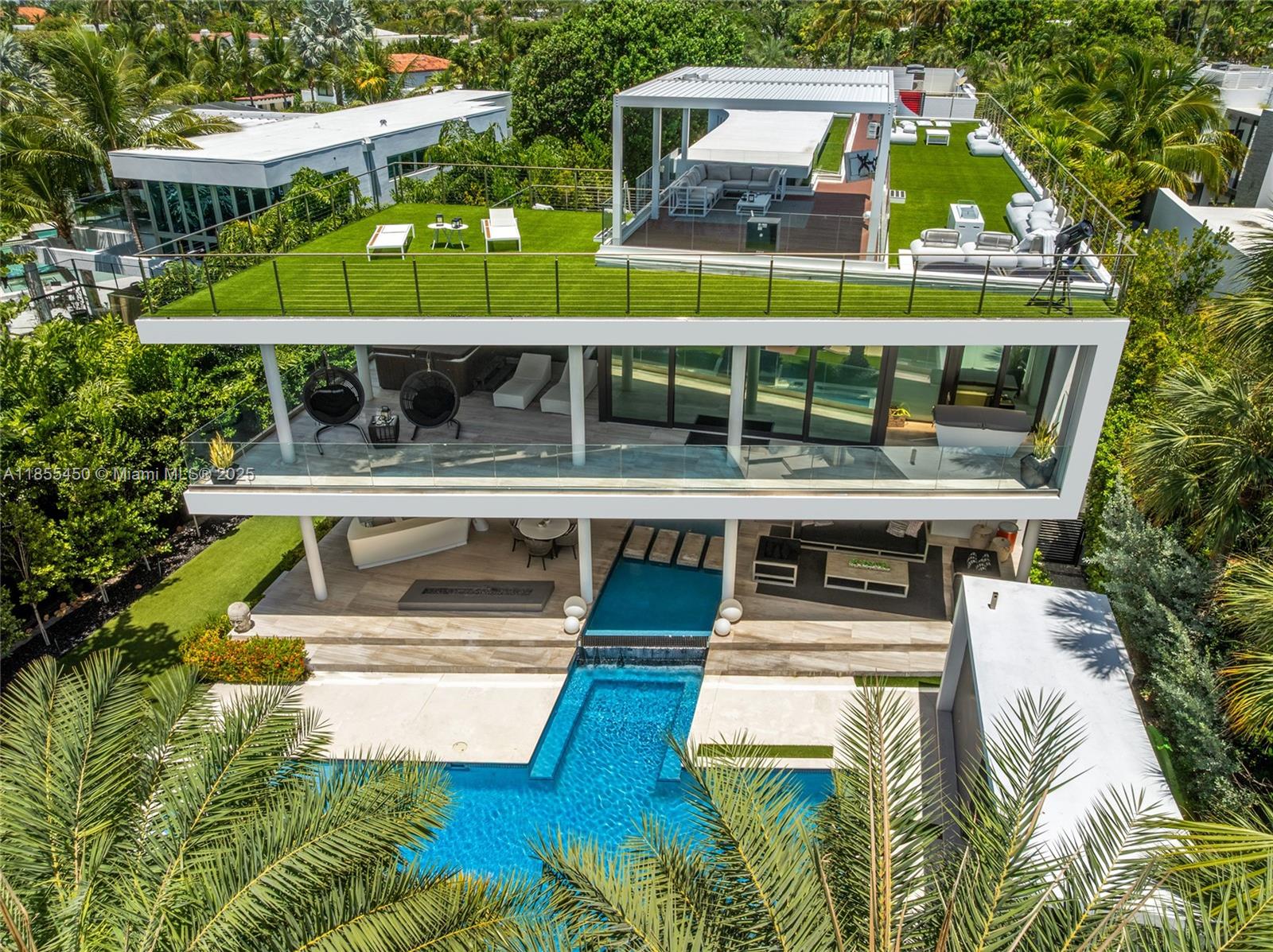 Miami Beach, Florida, 33140, United States, 5 Bedrooms Bedrooms, ,8 BathroomsBathrooms,Residential,For Sale,1918042